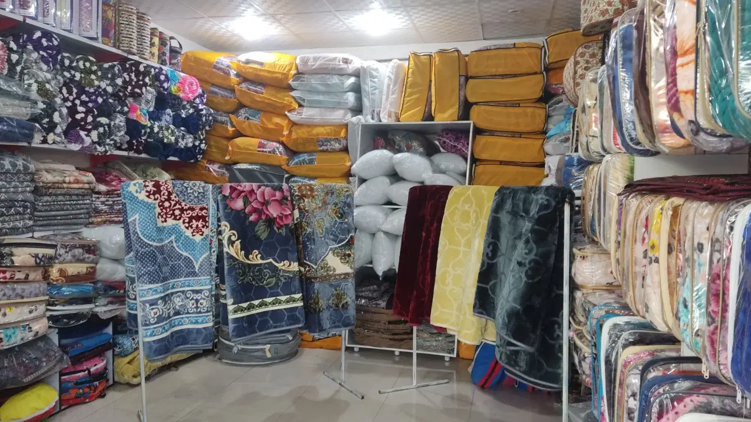 ارزانکده پدیده دهلران|رختخواب، بالش، پتو|دهلران, |دیوار