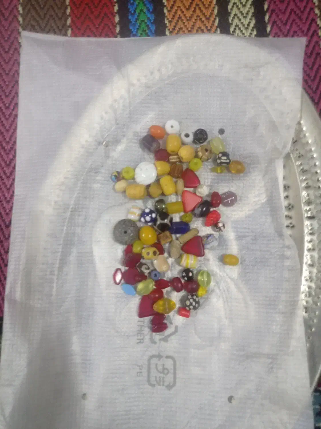 مهره های کهنه|جواهرات|نهاوند, |دیوار