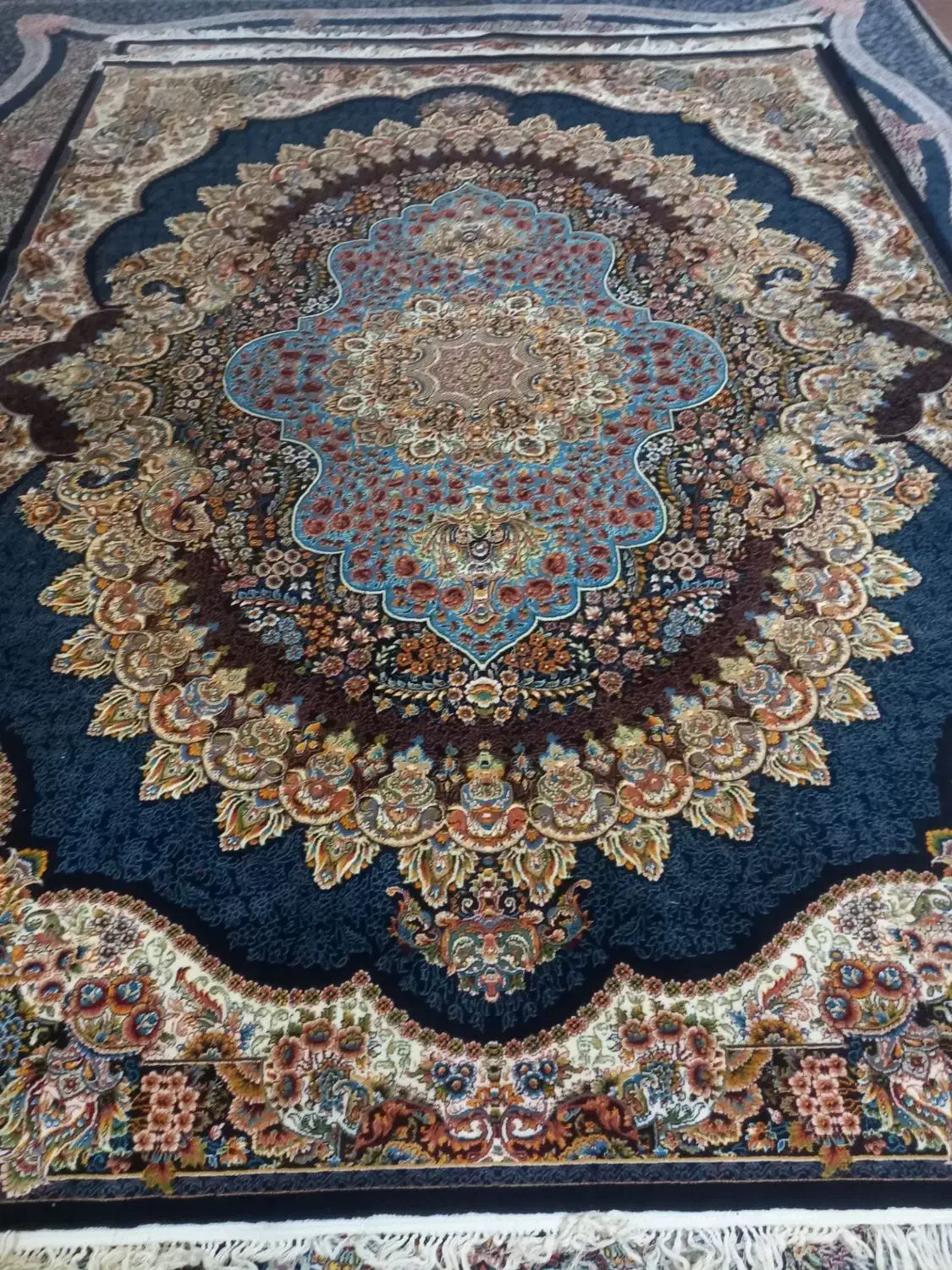 فرش۹متری ۷۰۰شانه|فرش|کوهدشت, |دیوار