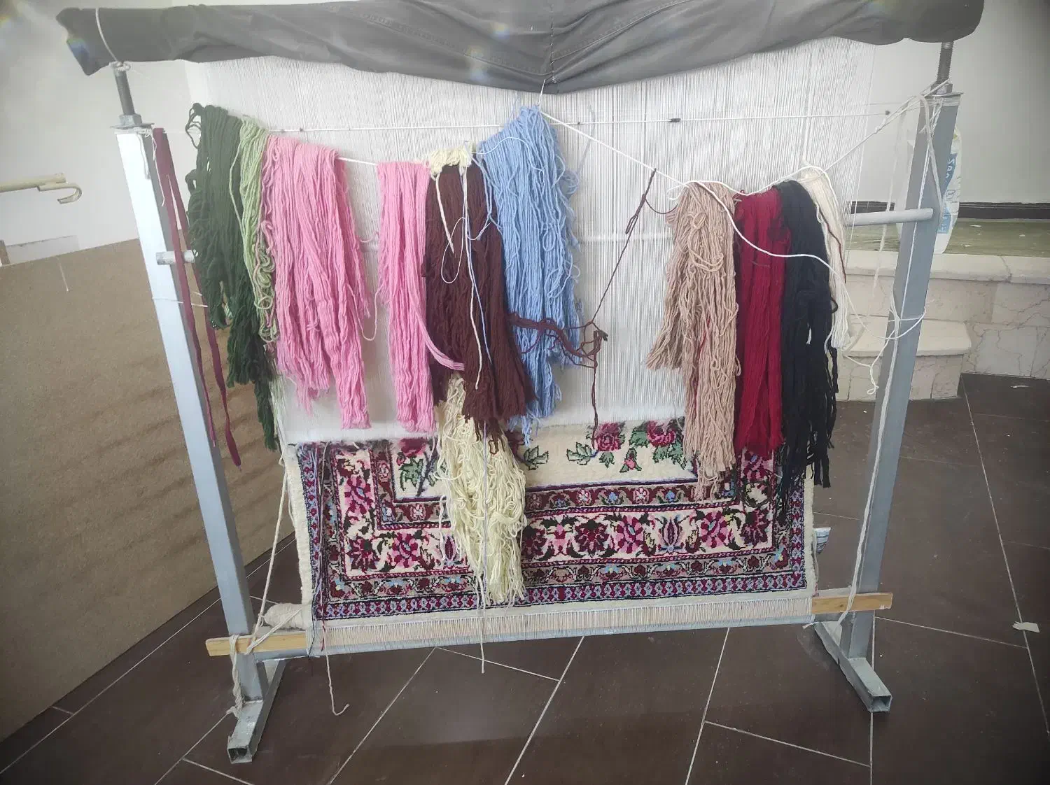 دار قالی با فرش بافته|فرش|اسلام‌‌آباد غرب, |دیوار