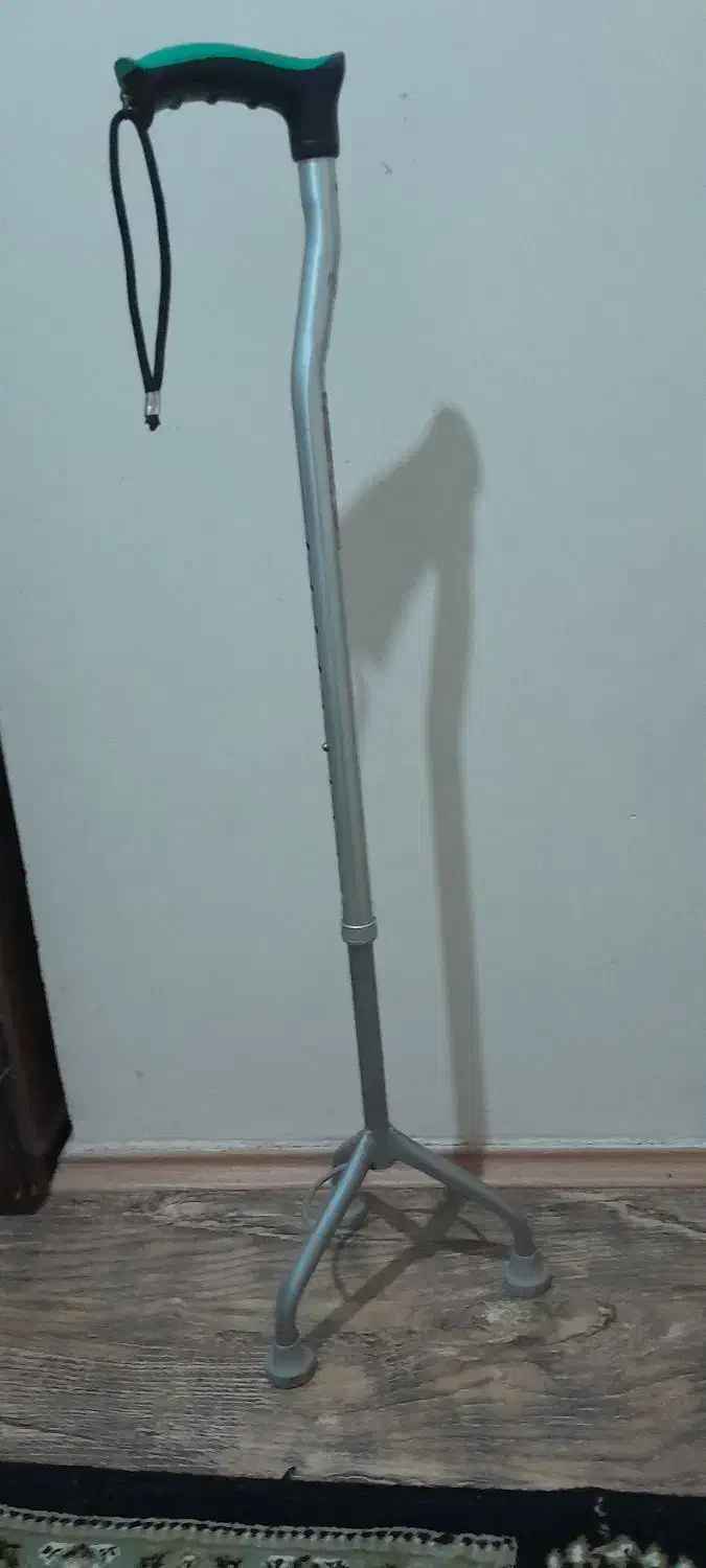 عصا سه پایه.دوعدد|آرایشی، بهداشتی، درمانی|اسلامشهر, مسکن مهر اسلاشهر (شهرک امام خمینی)|دیوار