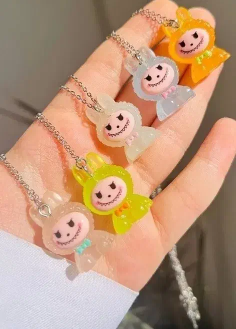 فروش گردنبند لبوبو شبرنگی و فلزی|بدلیجات|رشت, گلباغ نماز|دیوار