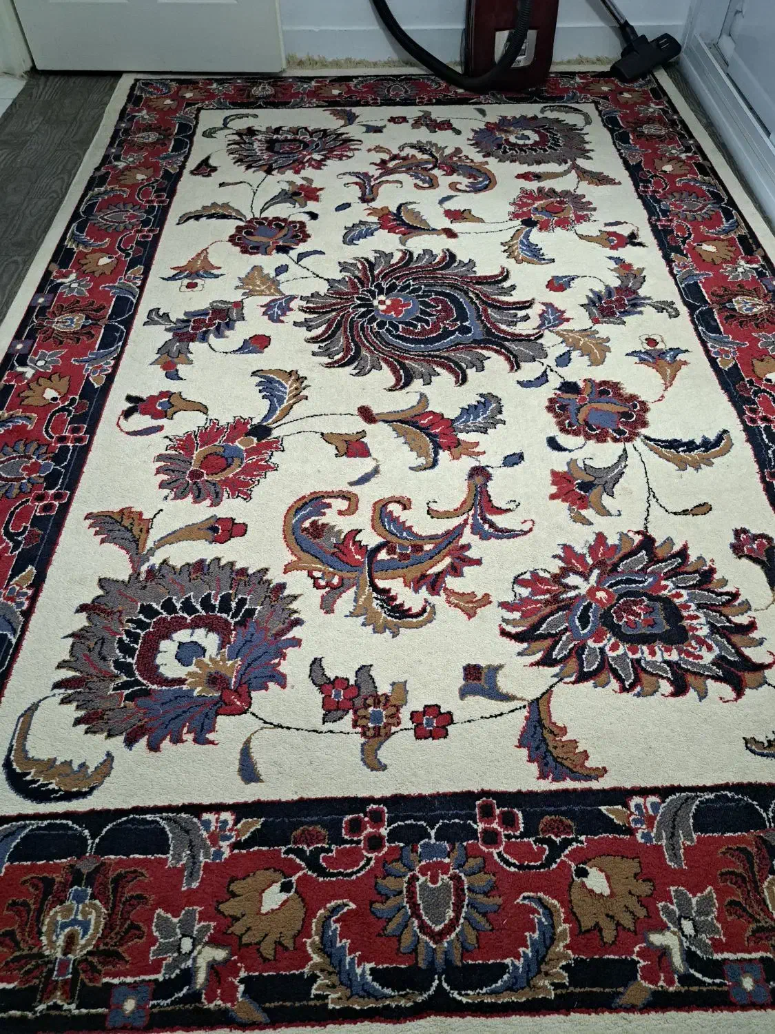 با سلام یک فرش ۶ متری تمیز در حد نو|فرش|شاهین‌شهر, مخابرات (شهید بهشتی)|دیوار