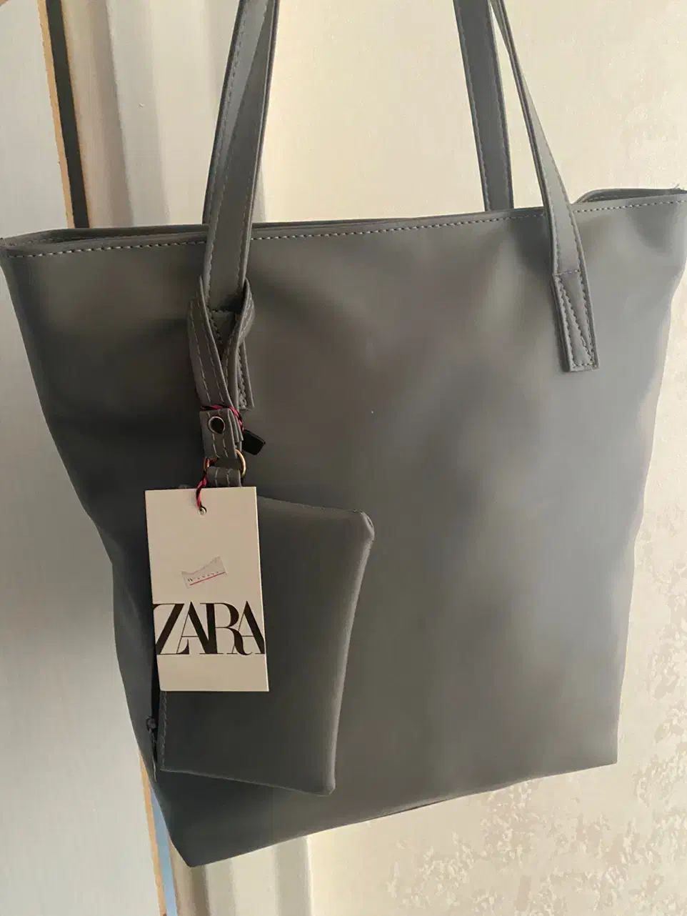 کیف دوشی|کیف، کفش، کمربند|تربتحیدریه, فرمانداری|دیوار