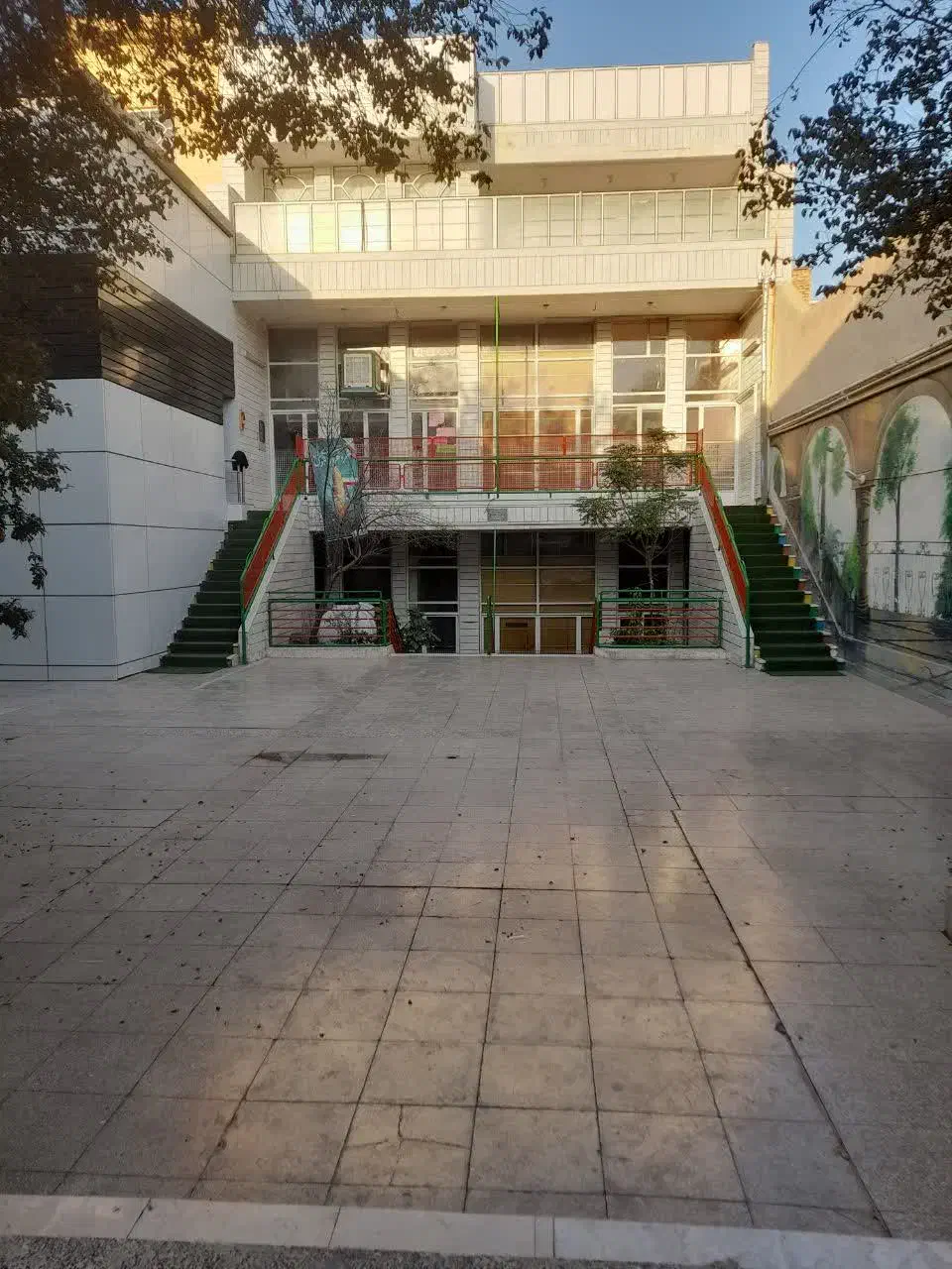 اجاره یا فروش باشگاه بدنسازی|اجارهٔ دفتر کار، اتاق اداری، مطب|خمینیشهر, |دیوار