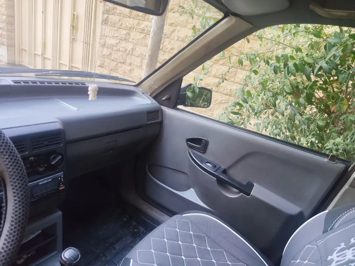 پراید مشکی مدل ۸۳ انژکتور|خودرو سواری و وانت|اصفهان, شهرک کاوه|دیوار