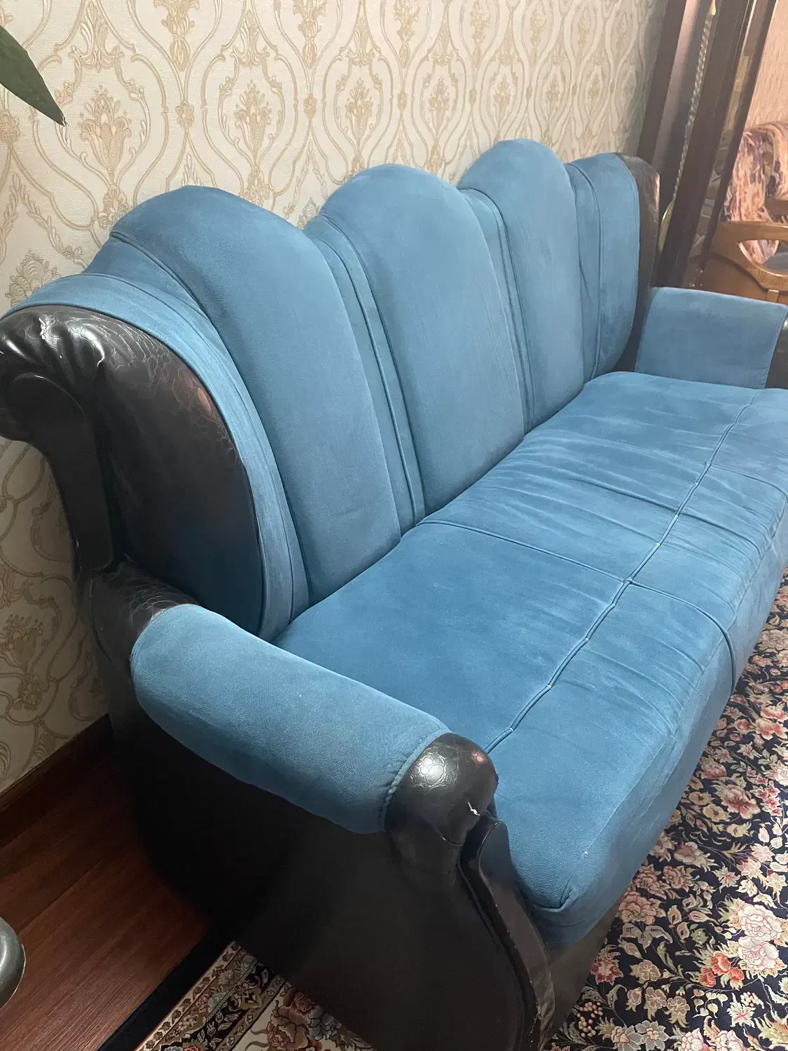 مبل راحتی سه نفره|مبلمان خانگی و میز عسلی|اسلامشهر, باغ فیض|دیوار