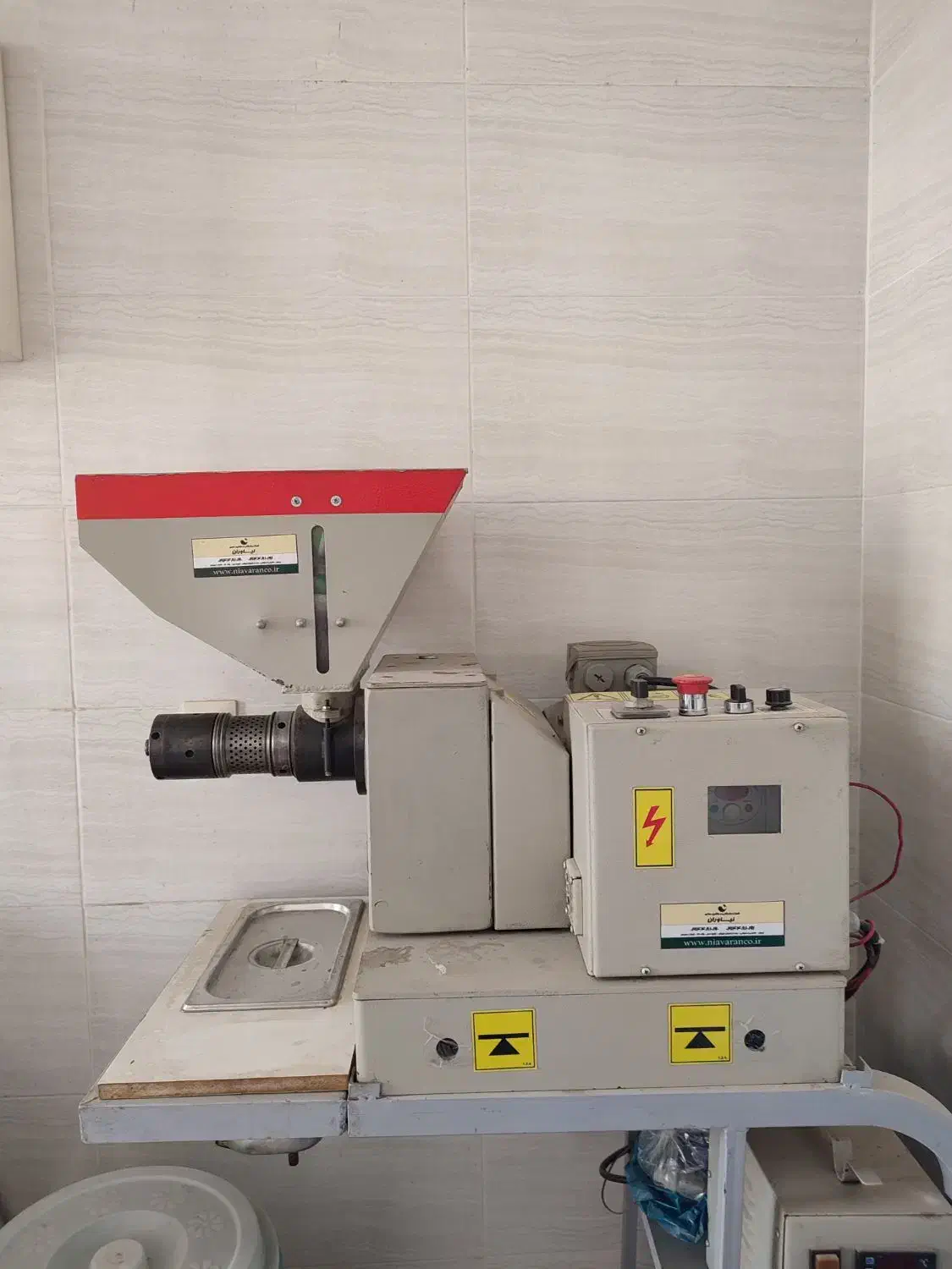 دستگاه روغن گیری پرس سرد kk 20 آلمانی در حدنو|فروشگاه و مغازه|اهواز, اهواز|دیوار