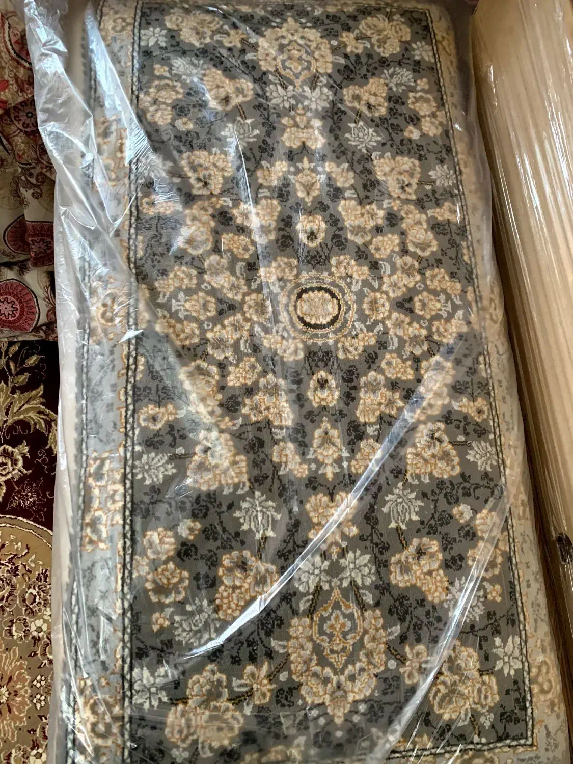 ۴عدد پشتی سالم و سرحال بدون استفاده|پشتی|لنگرود, |دیوار