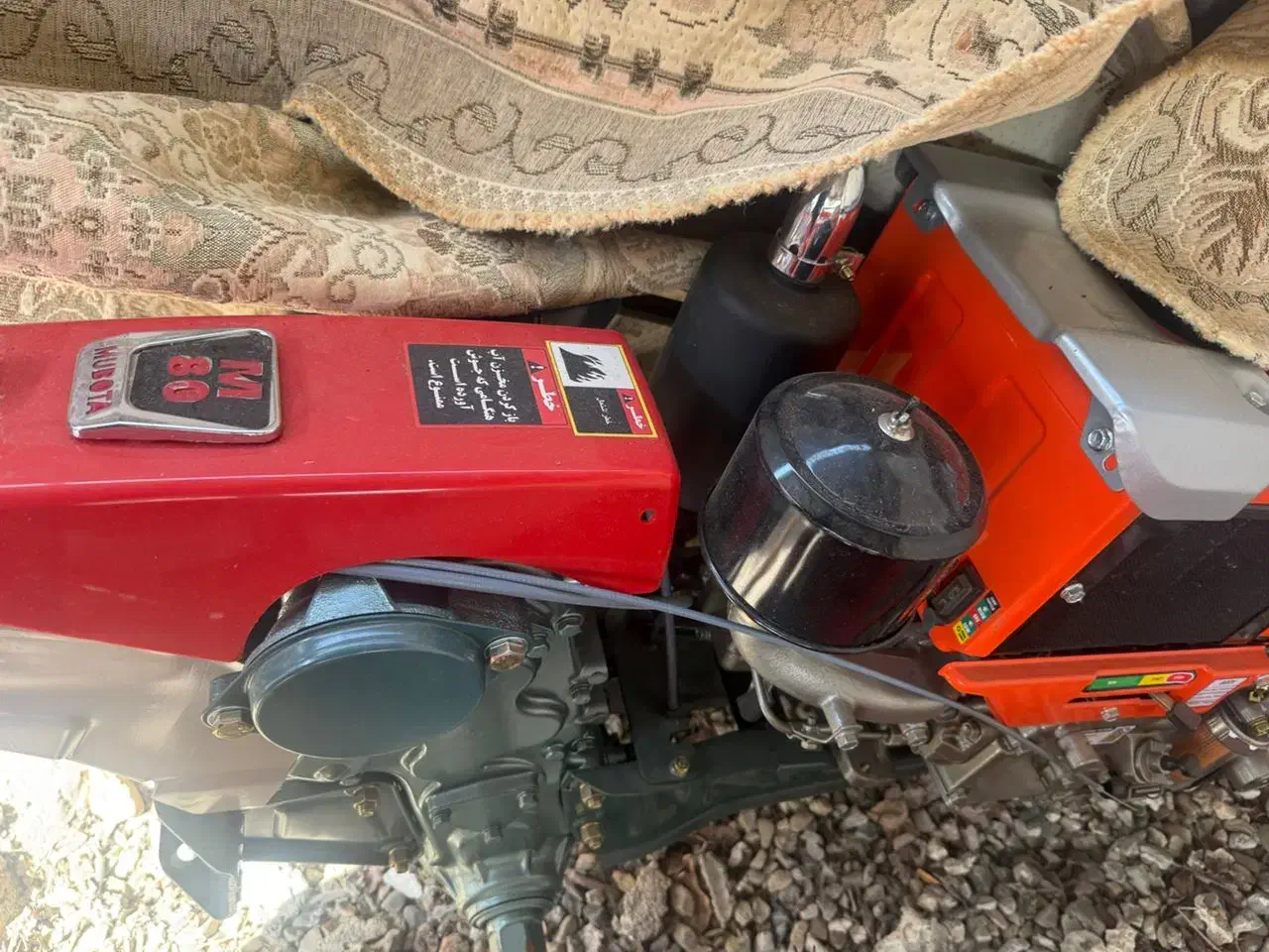 تیلرکوبوتا|ماشین‌آلات صنعتی|صومعه‌سرا, |دیوار