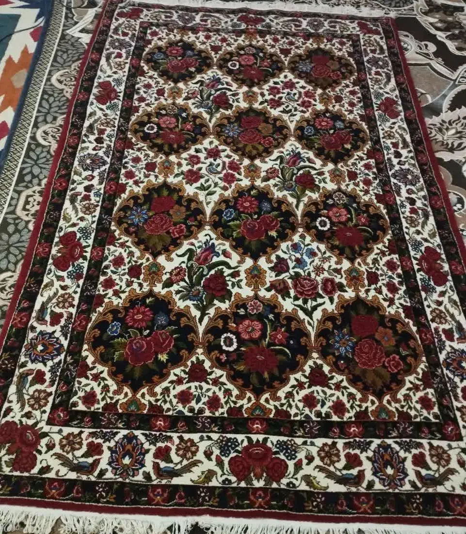 فرش دست بافت دراندازه ی ۱۷۰×۲۶۰رنگ ثابت|فرش|کیار, |دیوار