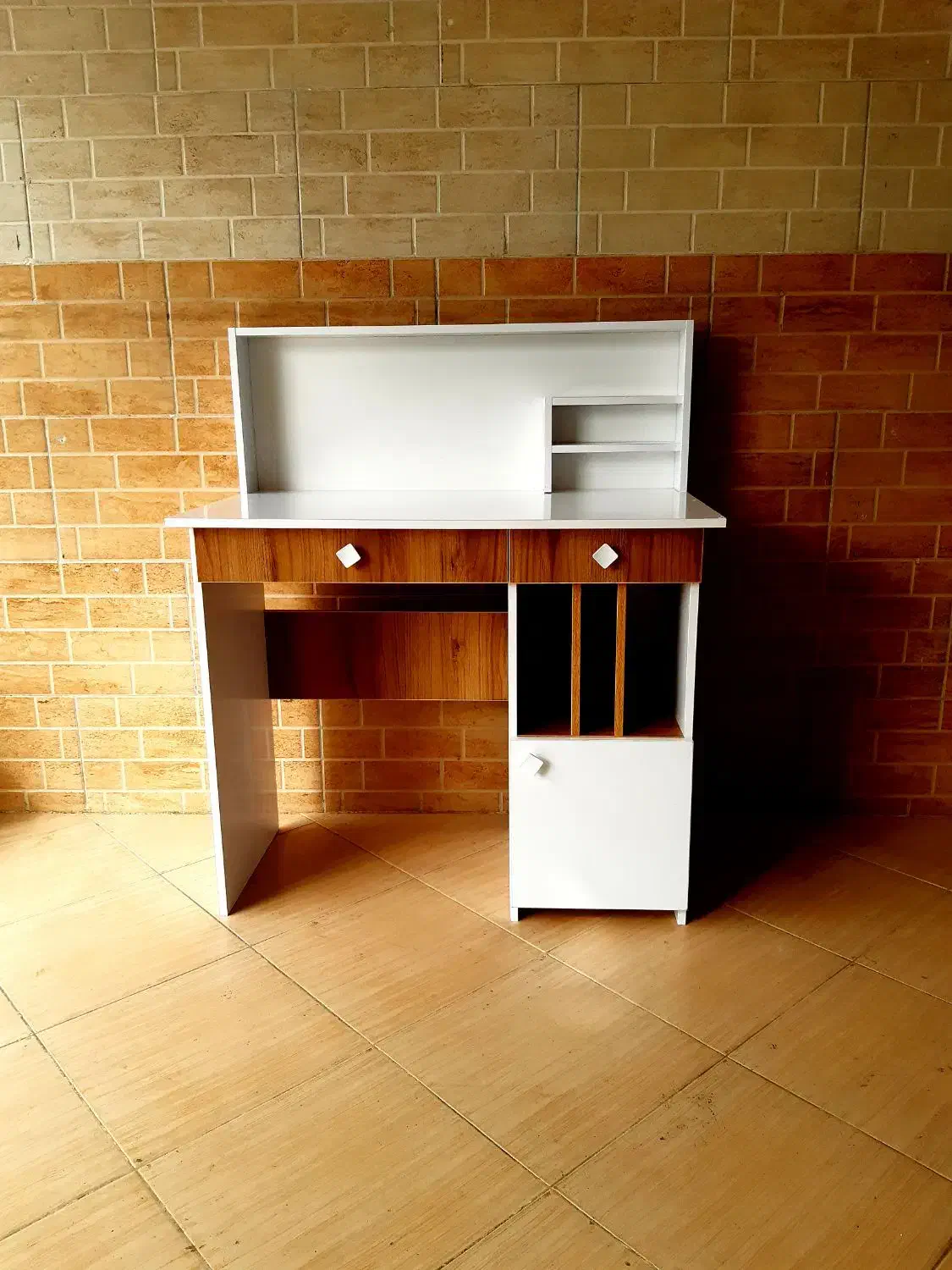 میز تحریر|میز تحریر و کامپیوتر|لنگرود, |دیوار