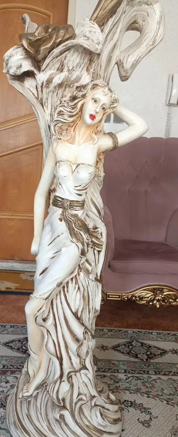 مجسمه/گلدان|مجسمه، تندیس، ماکت|اصفهان, رکن الدوله شرقی|دیوار