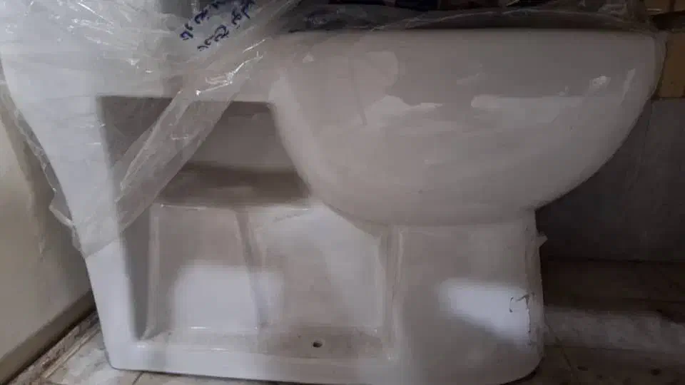 توالت فرنگی کاملا نو|لوازم سرویس بهداشتی|شاهینشهر, حافظ شمالی|دیوار