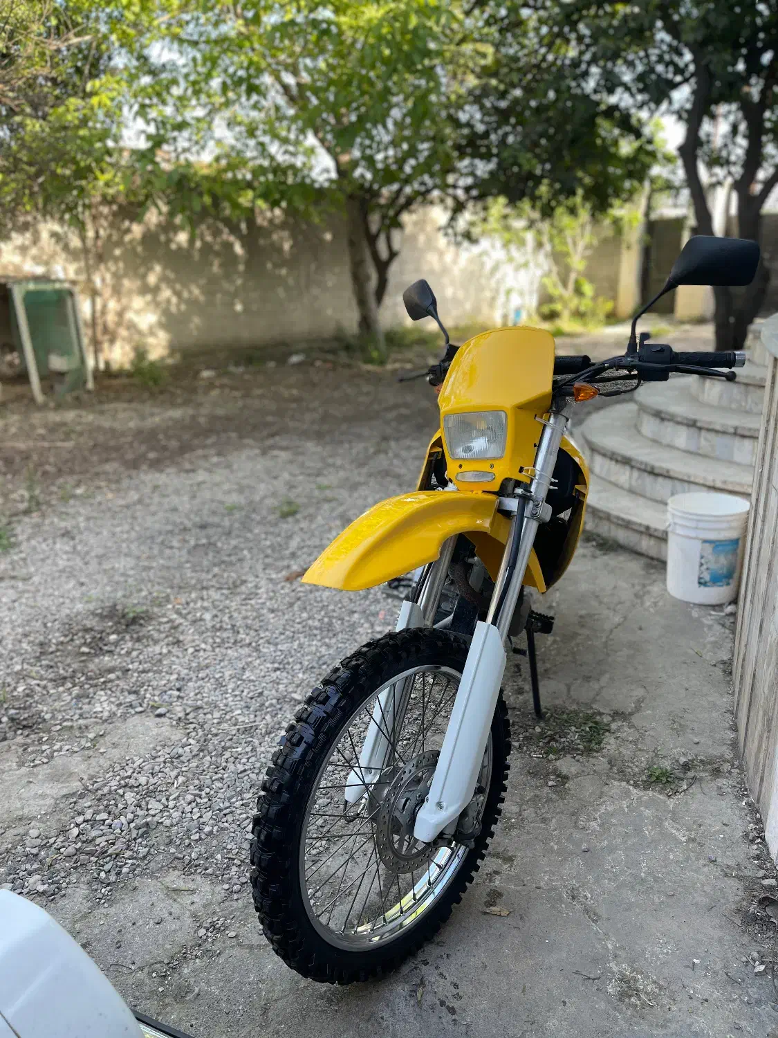 تریل احسان هیوسانگ|موتورسیکلت|ساری, |دیوار