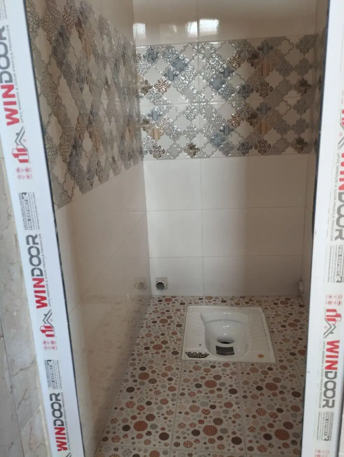 کاشی کاری وسرامیک کاری|خدمات پیشه و مهارت|بروجرد, |دیوار