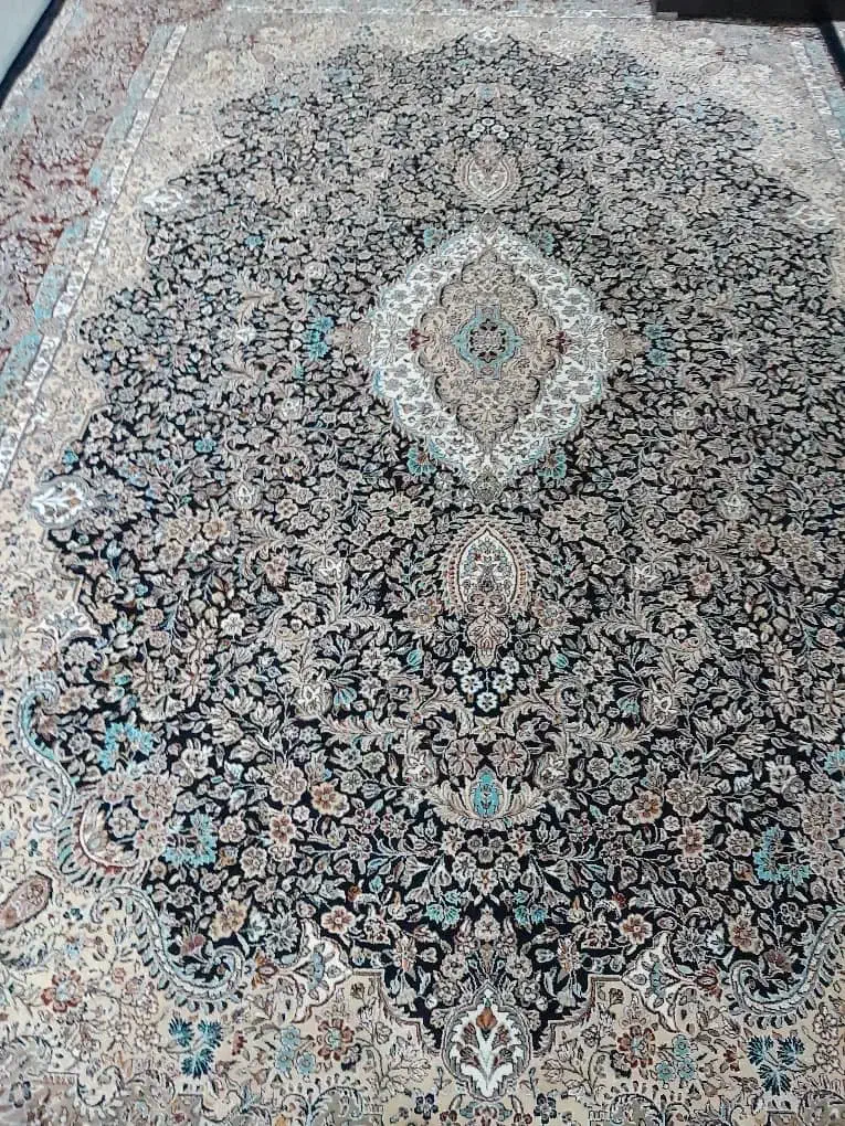 3 عدد فرش ۹ متری و ۴ عدد پشتی و ۴ پادری|فرش|سنندج, |دیوار