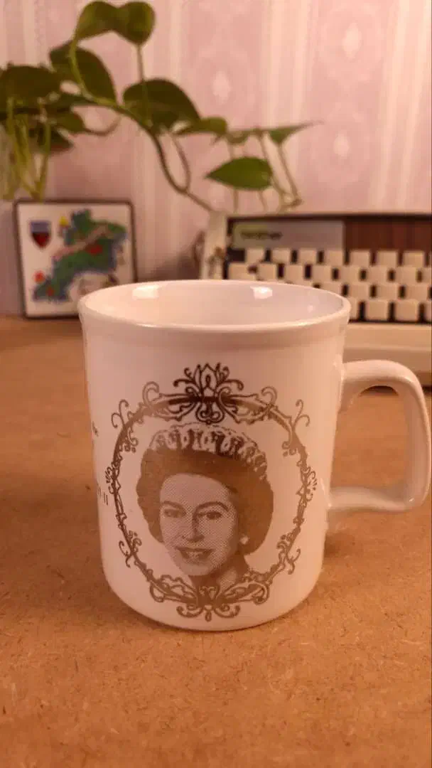 لیوان استافورشایرقدیمی|کلکسیون اشیاء عتیقه|تهران, امام زاده عبدالله|دیوار