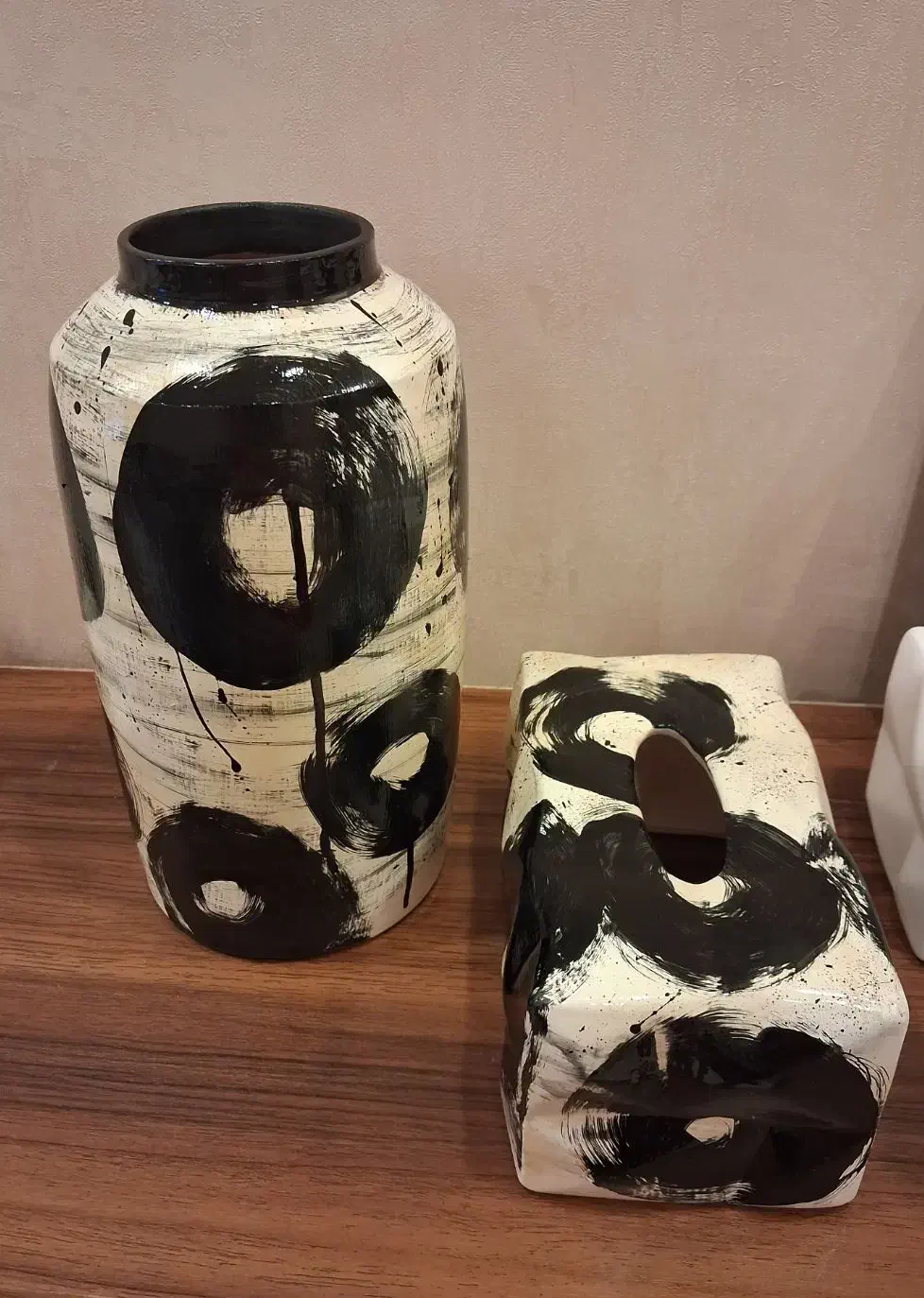 گلدان و جادستمالی دکوراتیو قابل اجرا در طرح دلخواه|صنایع دستی و سایر لوازم تزئینی|رشت, صفاری|دیوار