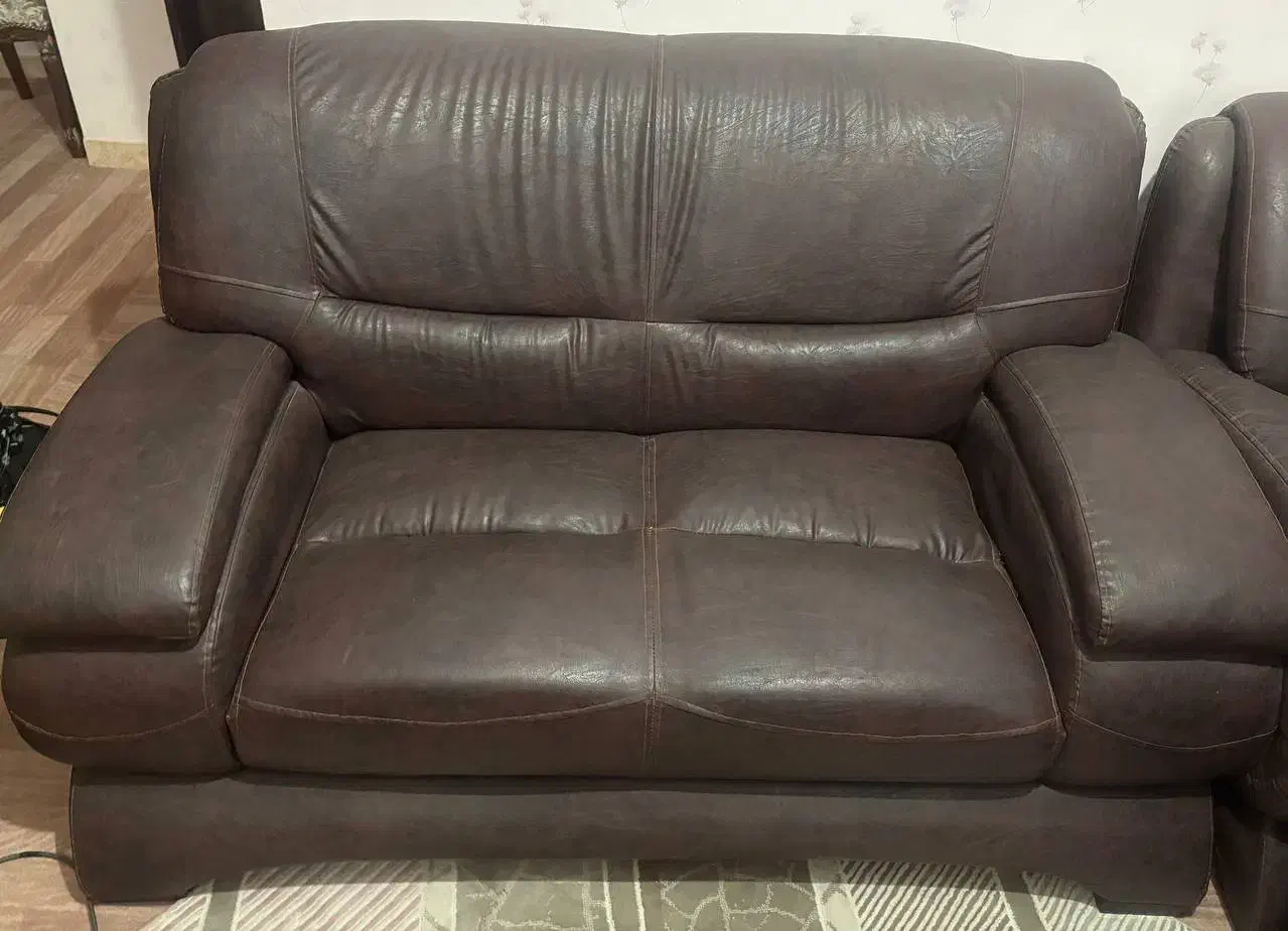 مبل ۷ نفره چرم. بدون میز عسلی  در حد نو|مبلمان خانگی و میز عسلی|شاهرود, |دیوار