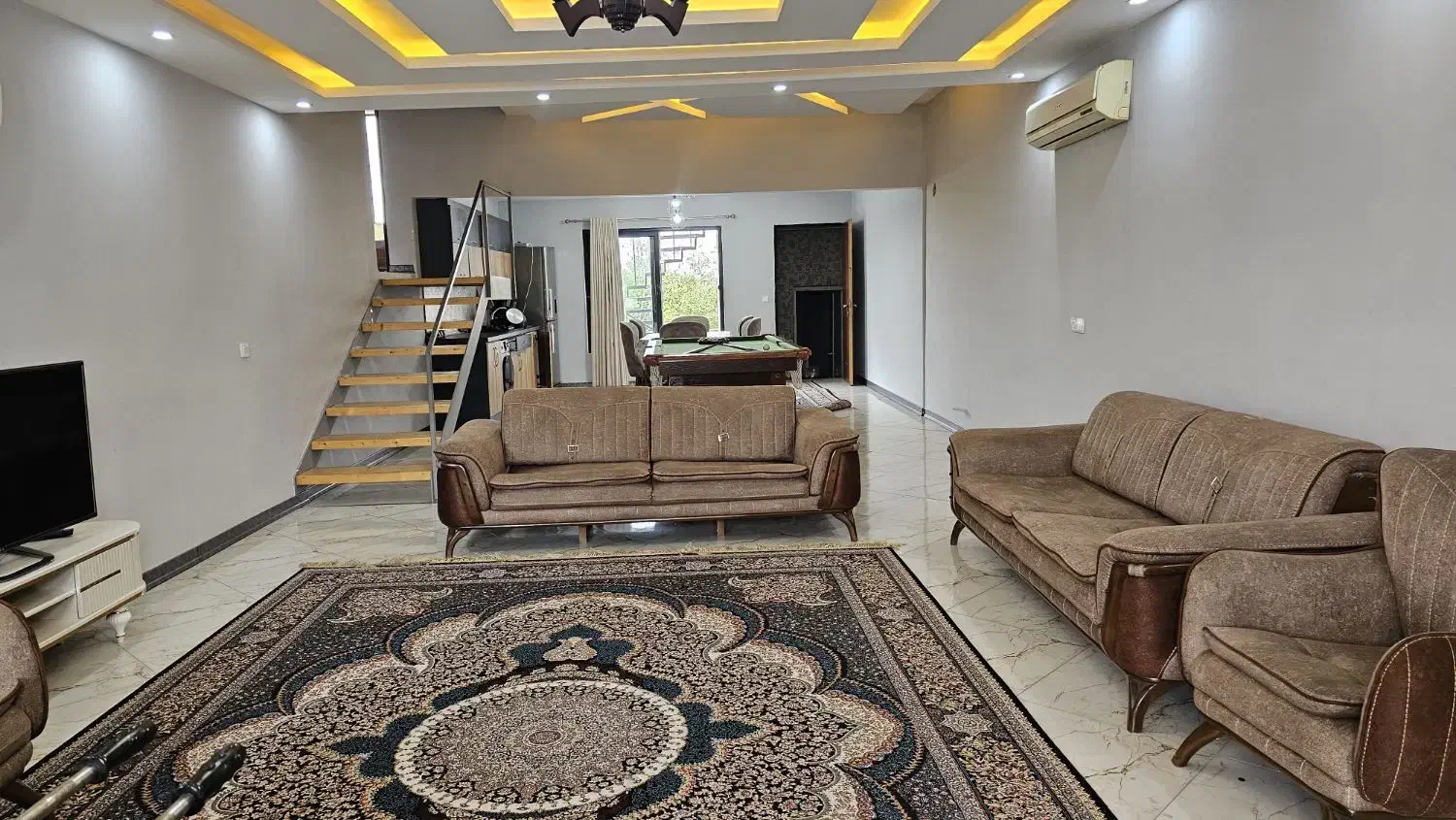 ویلا استخر دار ۳ خواب مستر|اجارهٔ کوتاهمدت ویلا و باغ|دالخانی, |دیوار