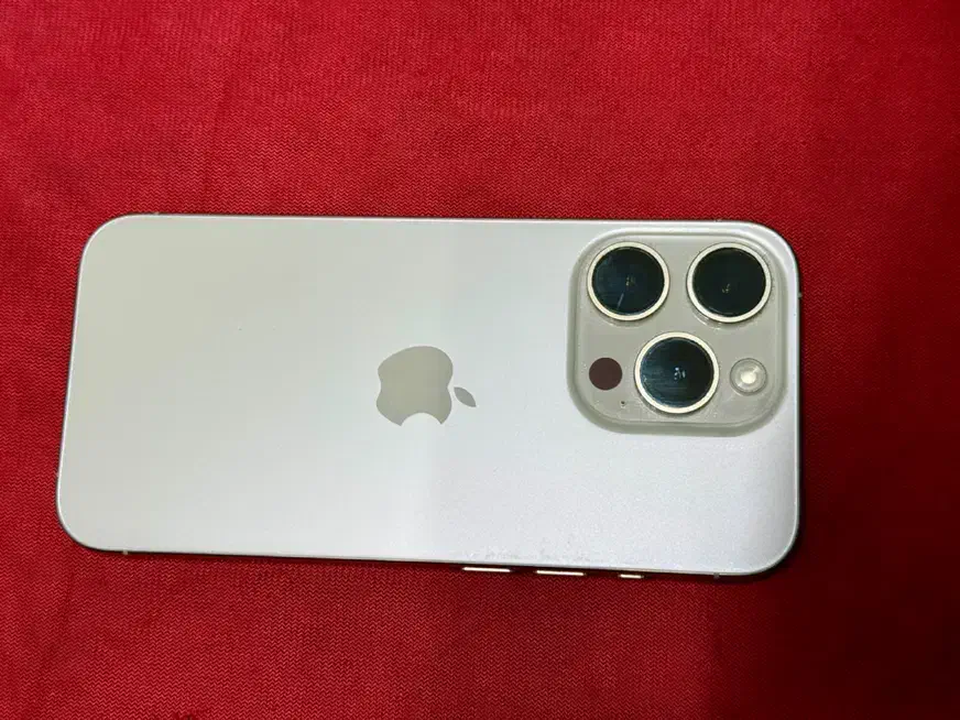 آیفون 15 pro|موبایل|اصفهان, باغ زرشک|دیوار