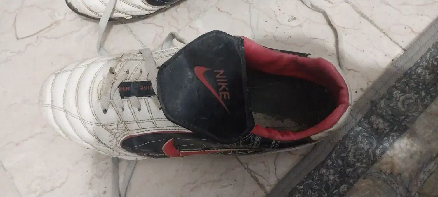 کفش فوتبالی نایک|کیف، کفش، کمربند|خرمآباد, |دیوار