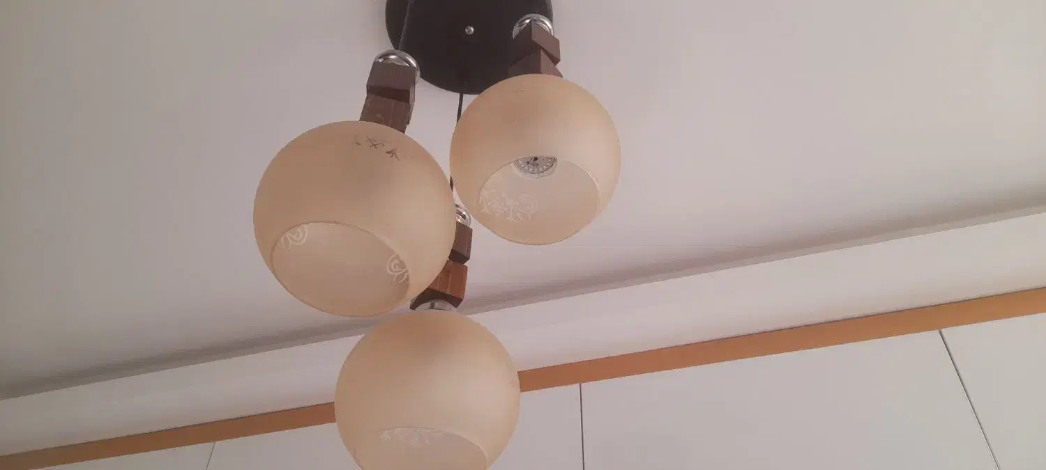 لوستر نو هست خیلی تمیز|لوستر و چراغ آویز|اصفهان, کوجان|دیوار