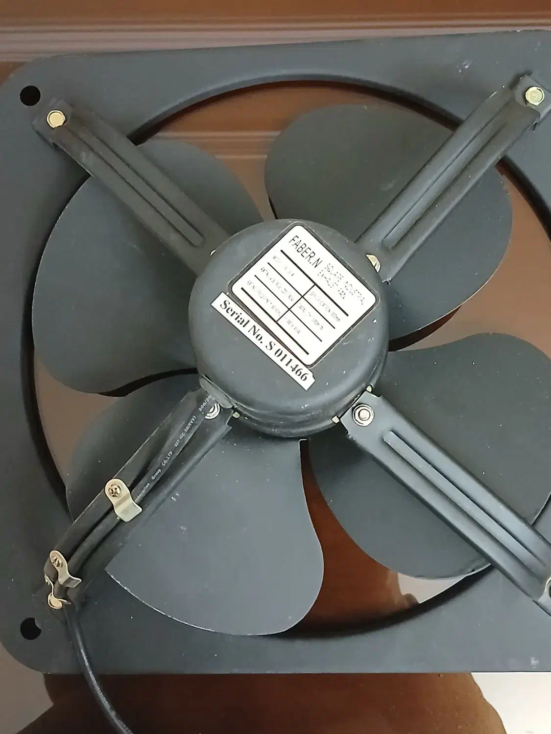 هواکش خارجی|پنکه و تصفیهکنندهٔ هوا|تبریز, |دیوار