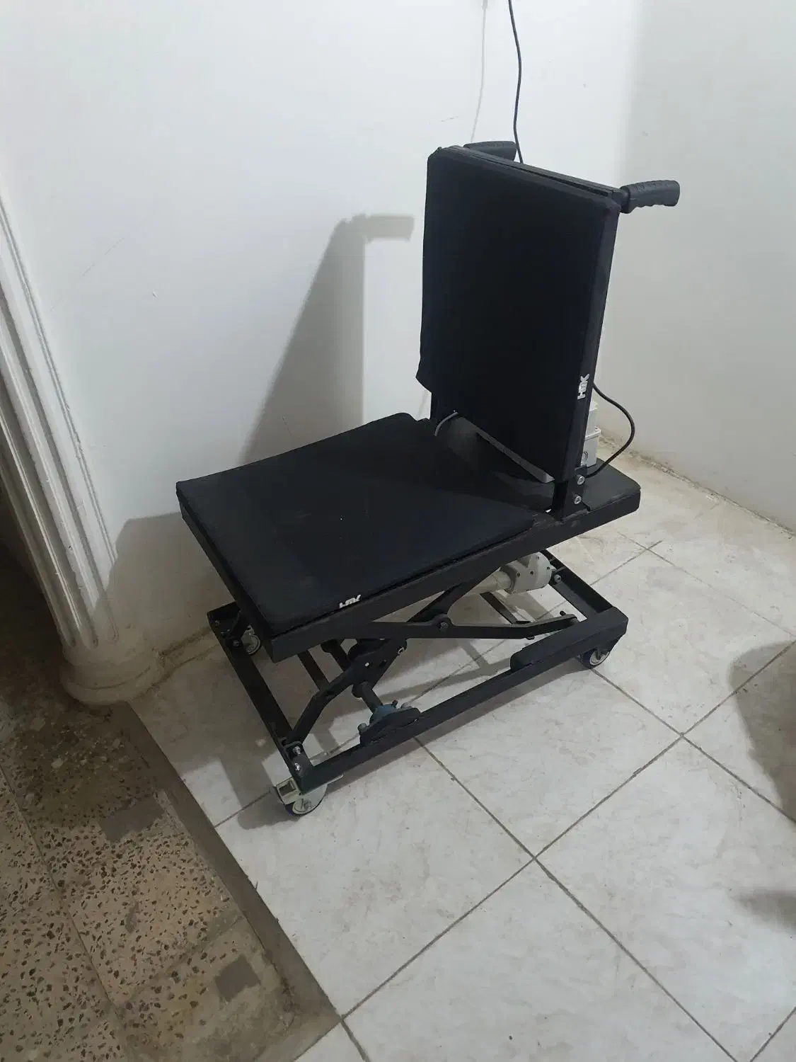 صندلی برقی|تخت و صندلی بچه|سنندج, |دیوار