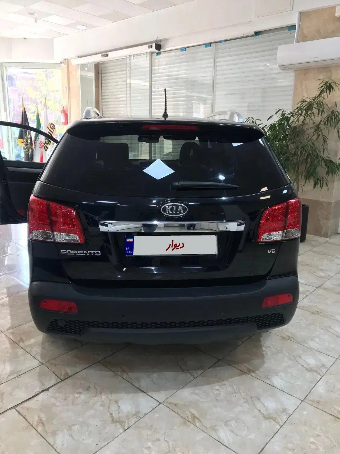 سورنتو 2012/مشکی/۶سیلندر/فول‌ کامل ‌/درحد|خودرو سواری و وانت|تهران, نصرت|دیوار