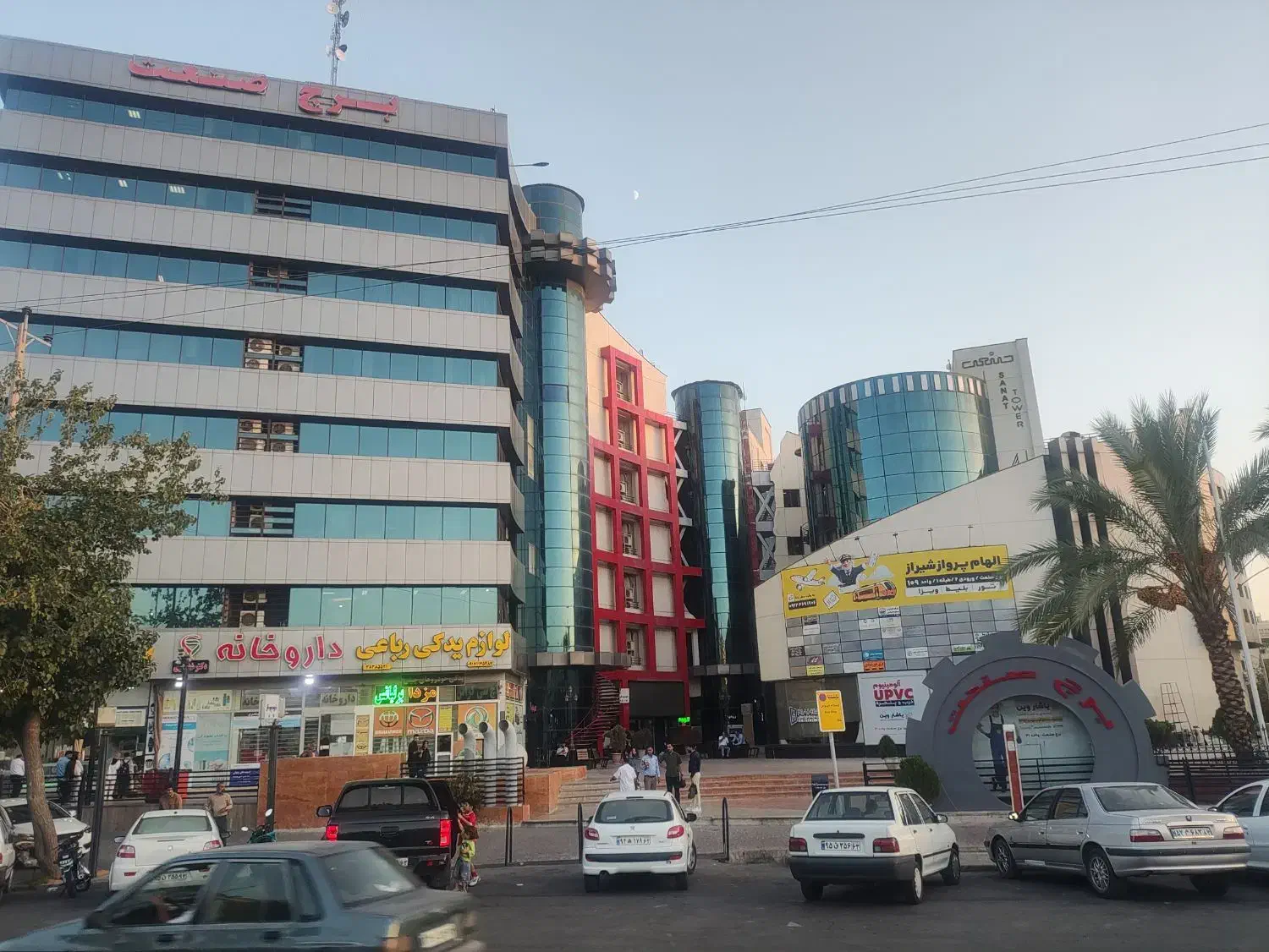 اجاره واحد تجاری در برج صنعت|اجارهٔ مغازه و غرفه|شیراز, ریشمک|دیوار