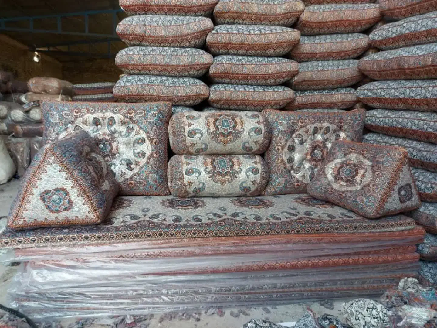 ست شاهنشین ترمه ۷ تکه اعلا|پشتی|یزد, |دیوار