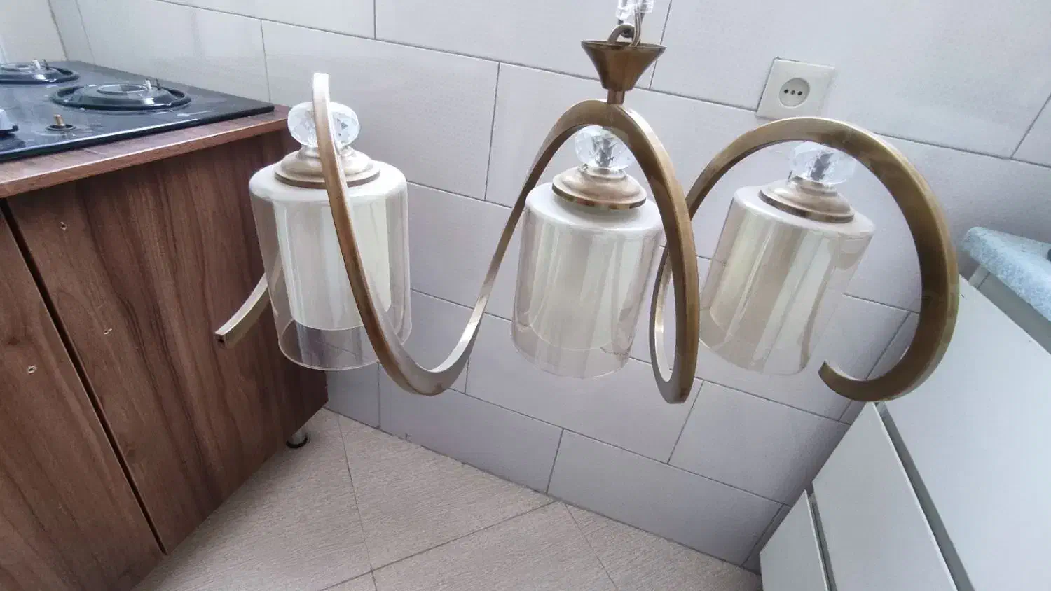 لوستر سه حبابی آشپزخانه یا اتاق خواب|لوستر و چراغ آویز|اراک, |دیوار