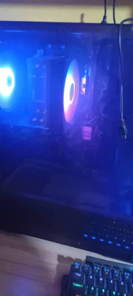 پی سی گیمینگ|رایانه رومیزی|اصفهان, چرخاب|دیوار