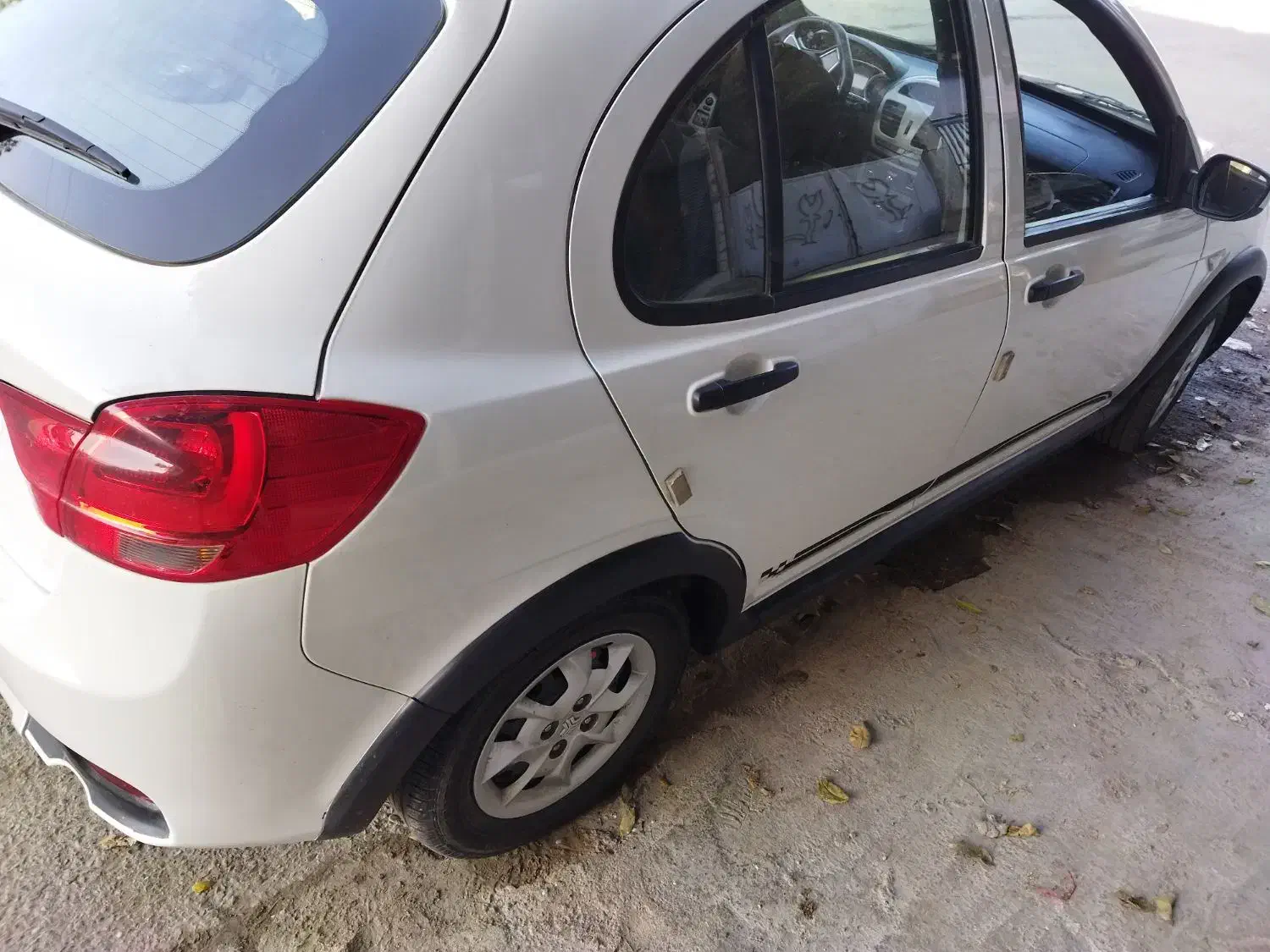 کوییک 1403 سقف مشکی|خودرو سواری و وانت|کردکوی, |دیوار