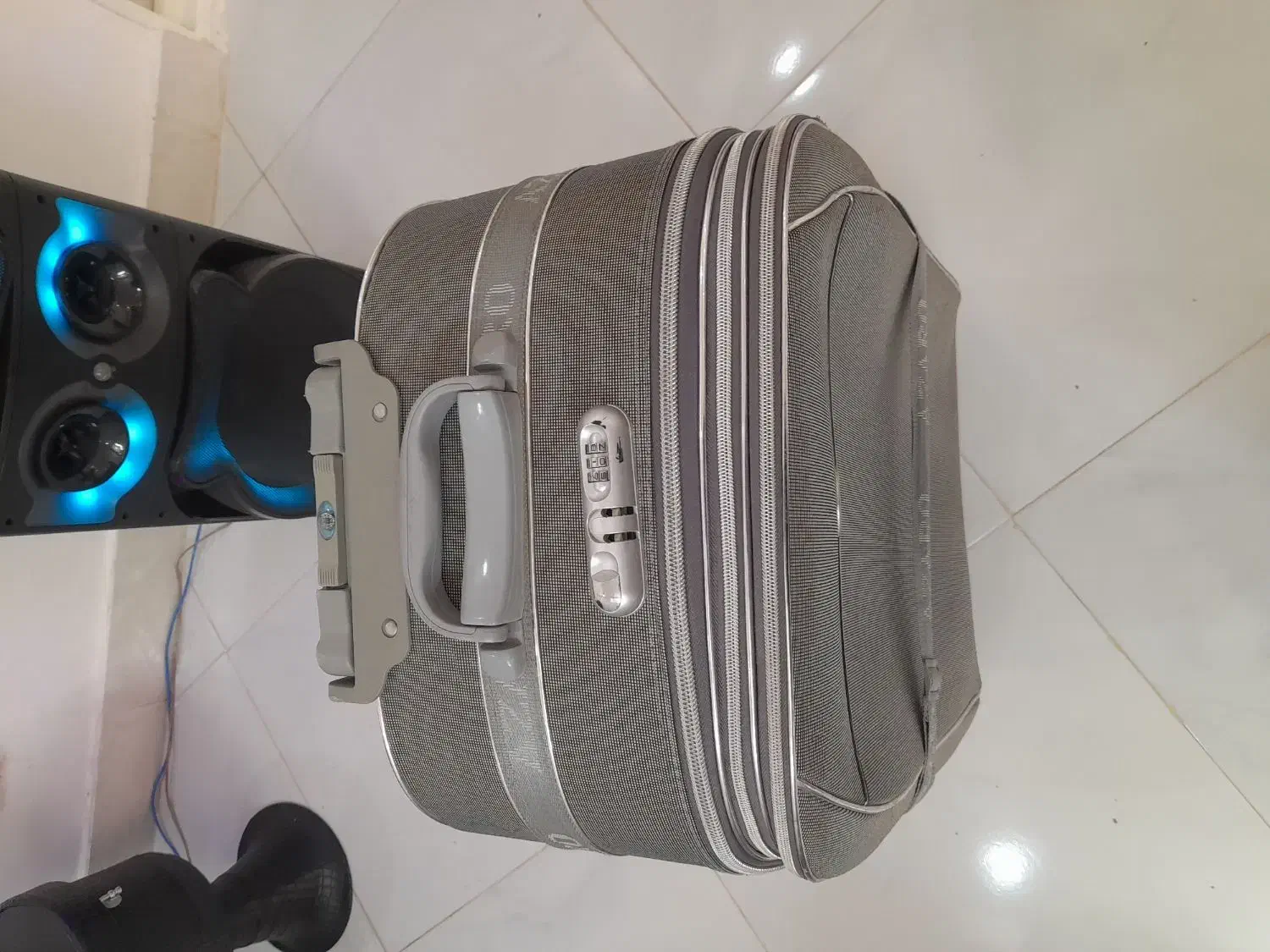 چمدان بزرگ نو|کیف، کفش، کمربند|قوچان, |دیوار