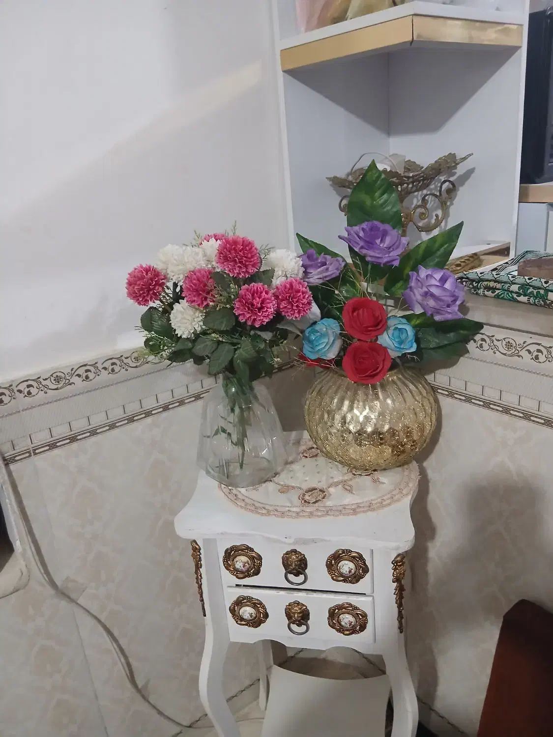 دو عدد گلدان گل|گل مصنوعی|بروجرد, |دیوار