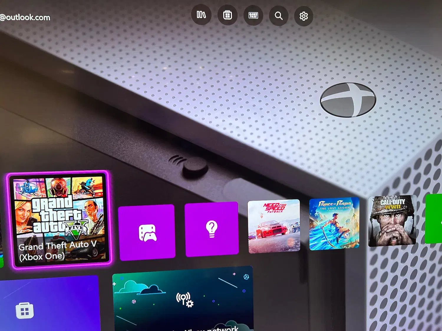 Xbox one s  ایکس باکس وان اس|کنسول، بازی ویدئویی و آنلاین|فردیس, منظریه|دیوار