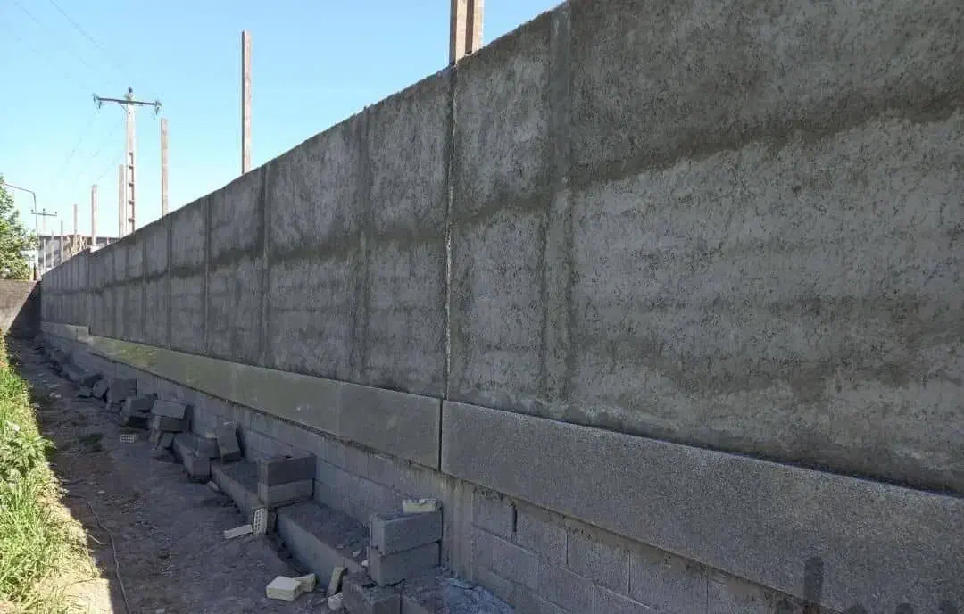 کاشیکاری سیمانکاری نرمه بتن خانه.باغچه|خدمات پیشه و مهارت|ارومیه, |دیوار