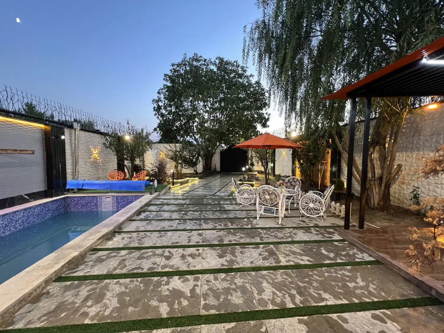 اجاره روزانه باغ ویلا استخردار آب گرم،نظافت تضمینی|اجارهٔ کوتاه‌مدت ویلا و باغ|تهران, بوستان چیتگر|دیوار