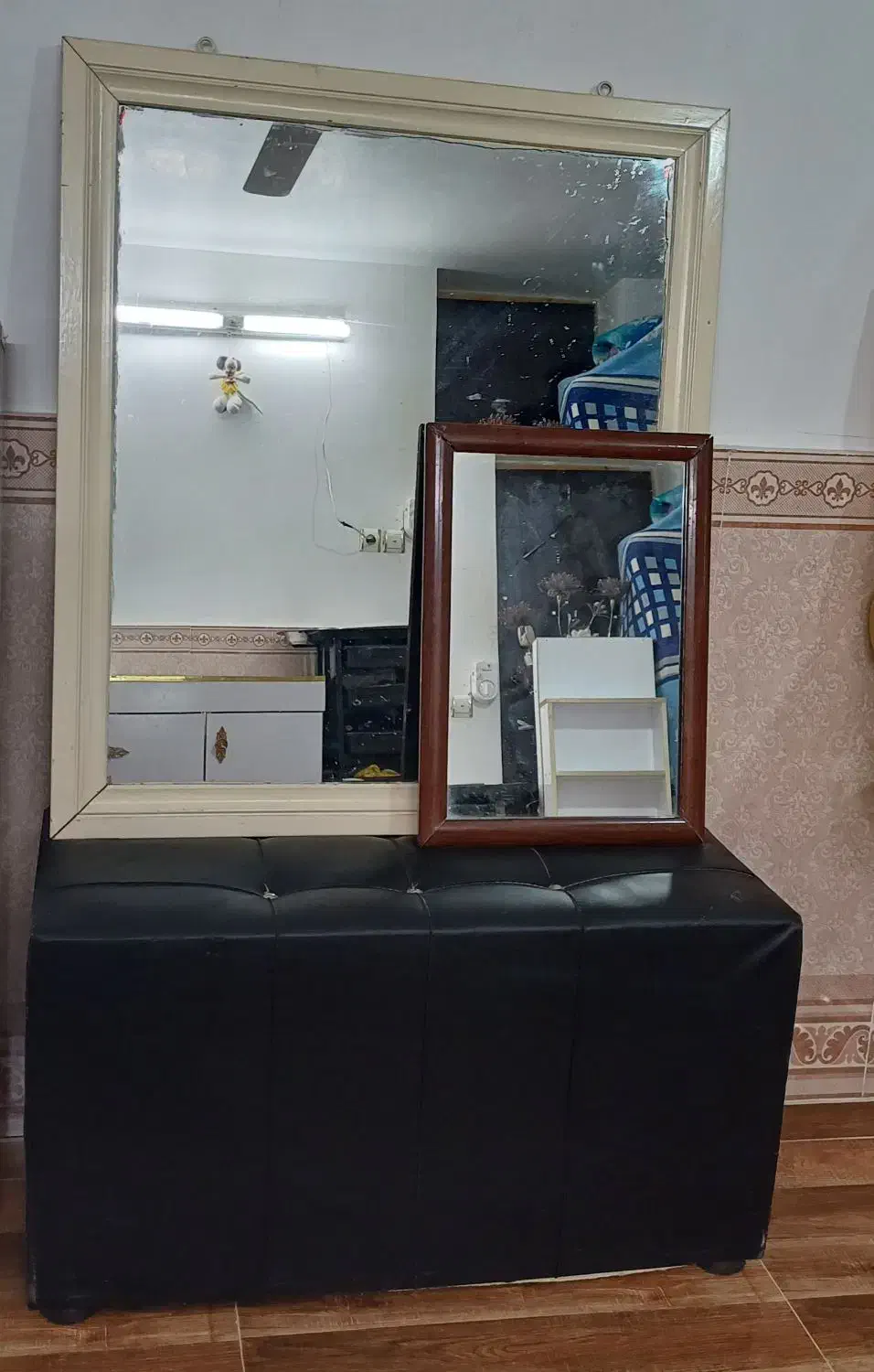 دو عدد آینه|آینه|گنبد کاووس, |دیوار