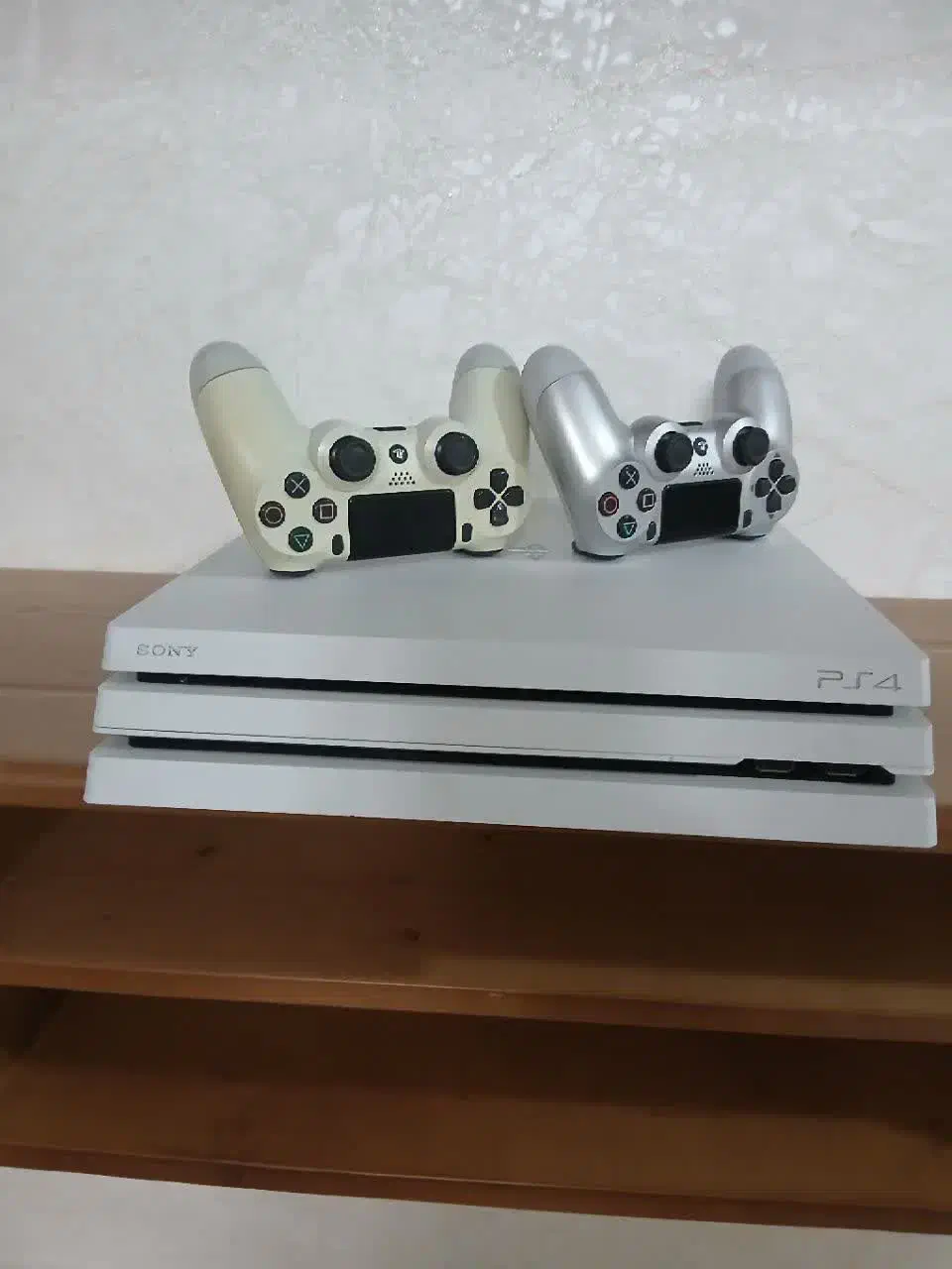 ps4 pro دو دسته بدون خط و خش|کنسول، بازی ویدئویی و آنلاین|تهران, یافت‌آباد|دیوار