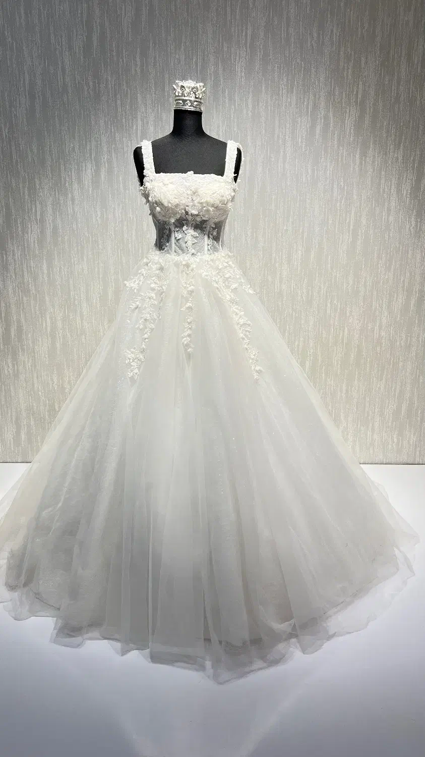 لباس عروس و اکسسوری های عروسی|لباس|رباط‌کریم, رباط‌کریم|دیوار