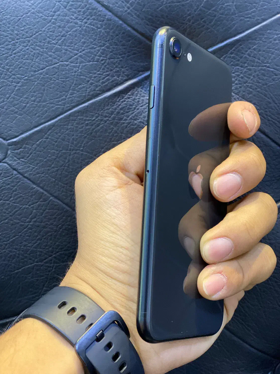 iphone se 2020 128G|موبایل|تهران, فلسطین (میدان انقلاب)|دیوار