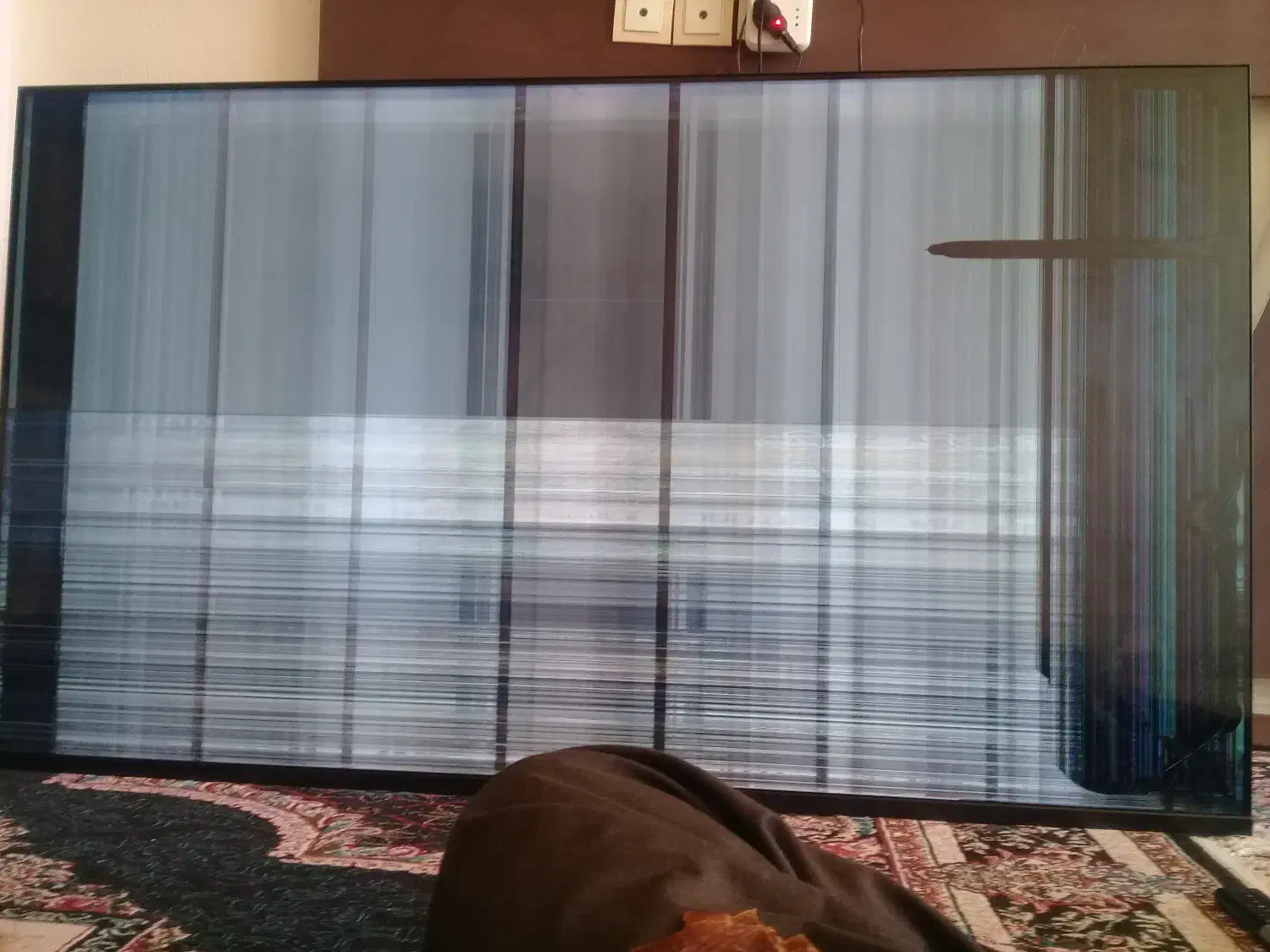 تلوزیون اسنوا۶۵ اینچ ضربه خورده معاوضه باپلی استی|تلویزیون و پروژکتور|بابا حیدر, |دیوار