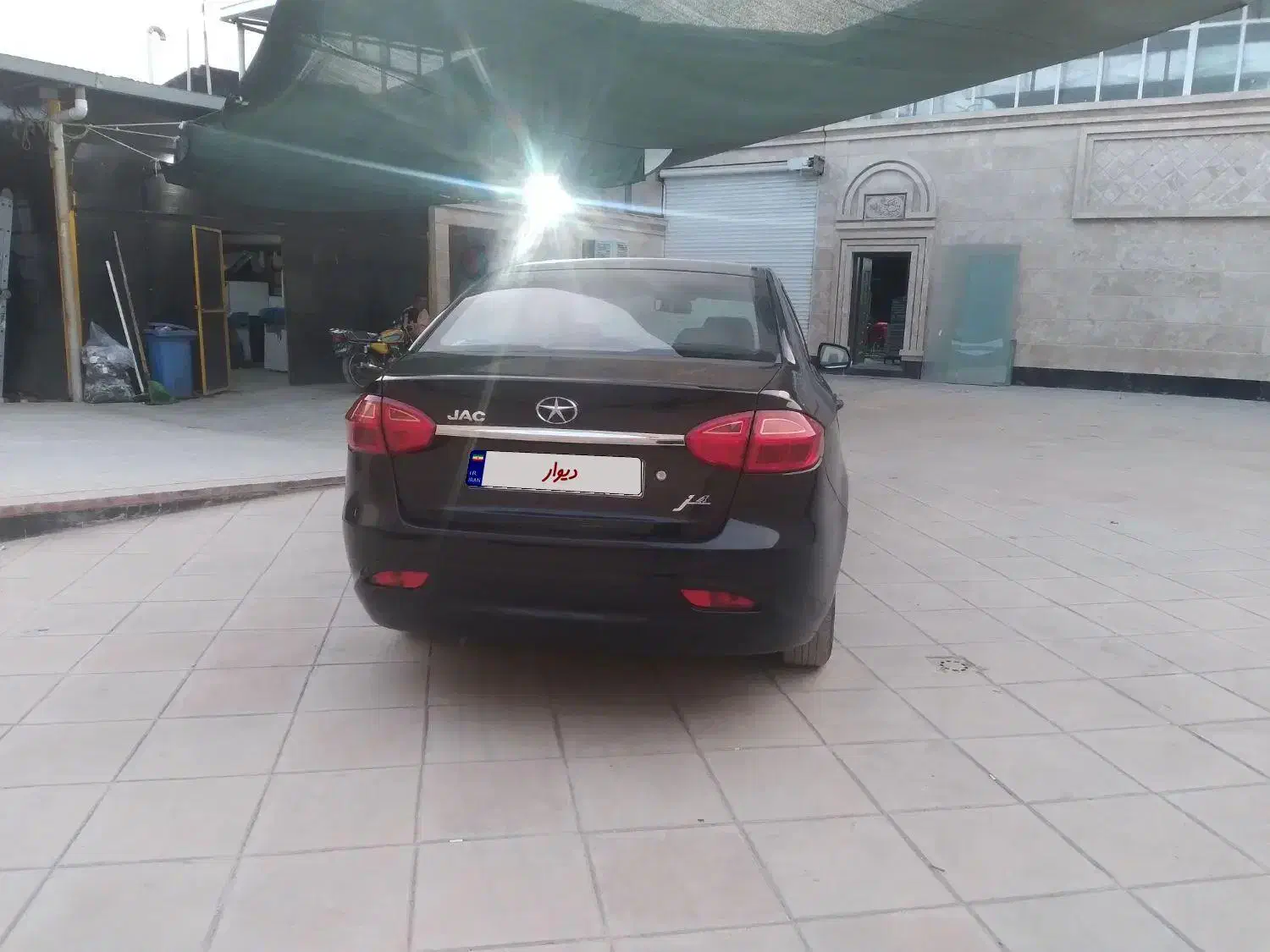 جک جی فور|خودرو سواری و وانت|اندیشه, اندیشه فاز ۱|دیوار