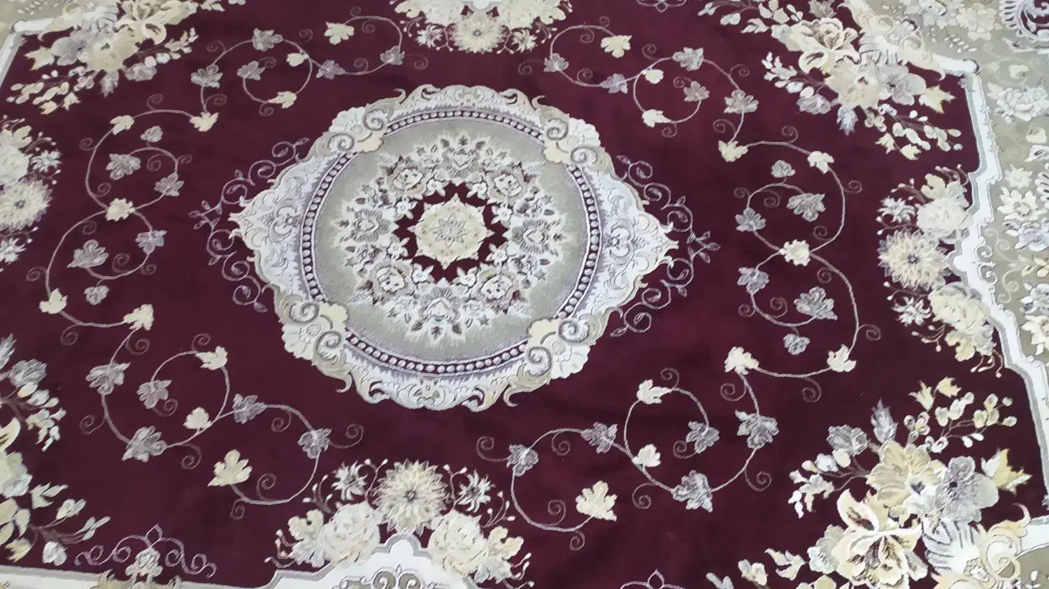 فرش 12متری تک تخفیف داده می شود|فرش|نیشابور, فیض آباد|دیوار