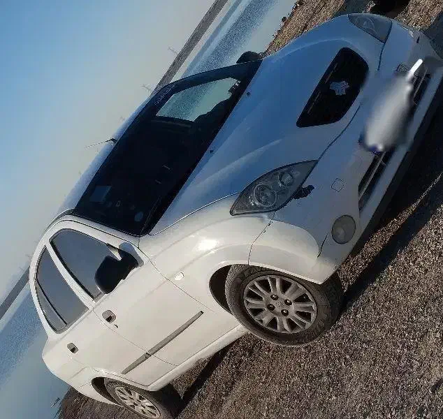 تیبا یک سفید مدل 99|خودرو سواری و وانت|زابل, |دیوار