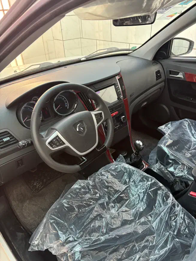 دنا پلاس ۶ دنده ۱۴۰۴|خودرو سواری و وانت|اصفهان, ابر|دیوار